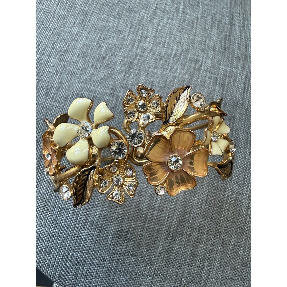 Vintage Dogwood Enamel Clamper Bracelet Gold Tone Flower Fairy Garden Whimsy